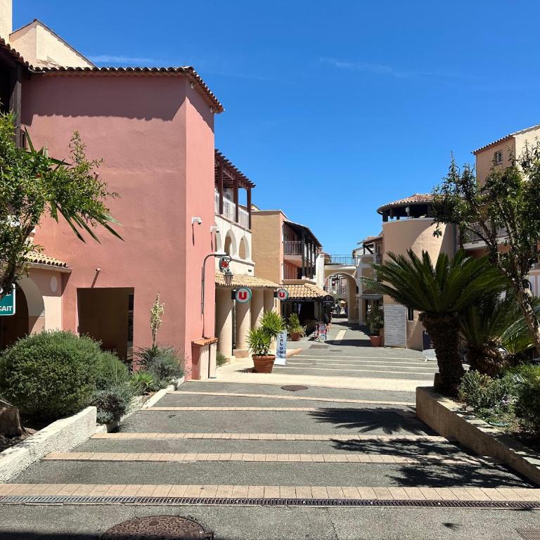 Cap ESTEREL Village Vacance MAGNIFIQUE Studio NEUF Clim - Wifi - Parking - Aperçu mer - Apartment mit 1 Schlafzimmer - 27