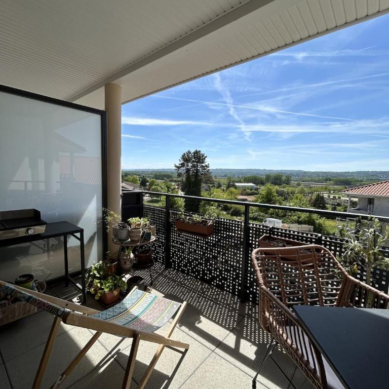 Nid douillet - Terrasse Séjour au vert - Proche de Lyon - Appartement 1 Chambre - 2