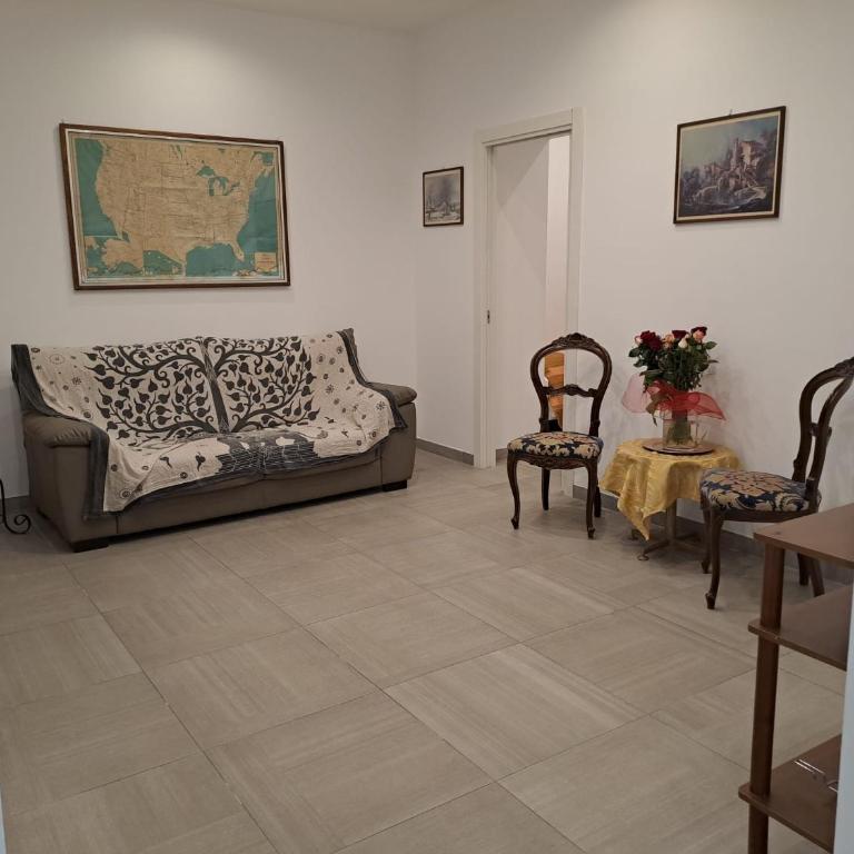 Lilibet Apartment - Three-Bedroom Apartment - 10