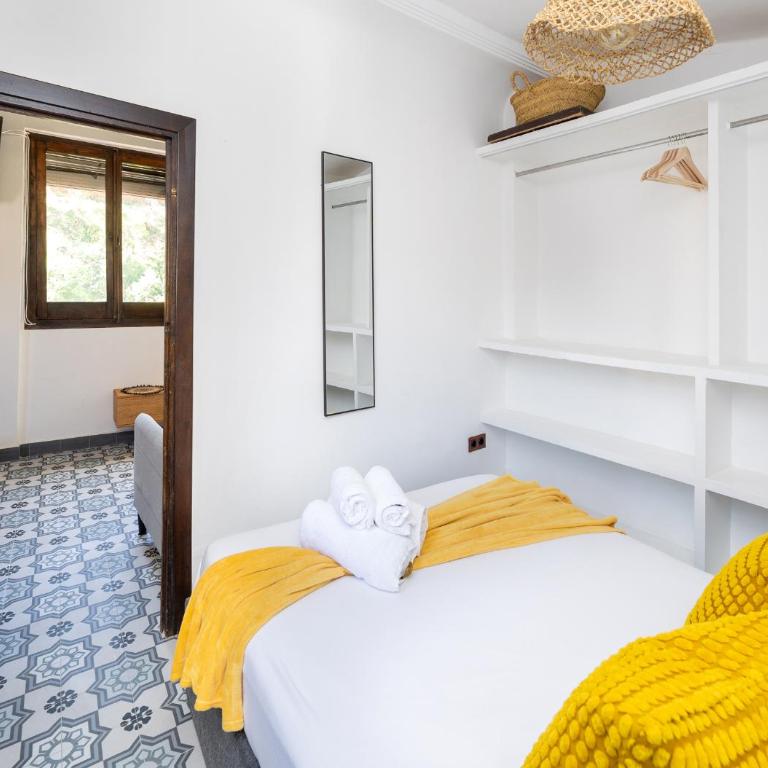 El Balcón de la Alhambra- 3 Suites - One-Bedroom Apartment with City View - 9