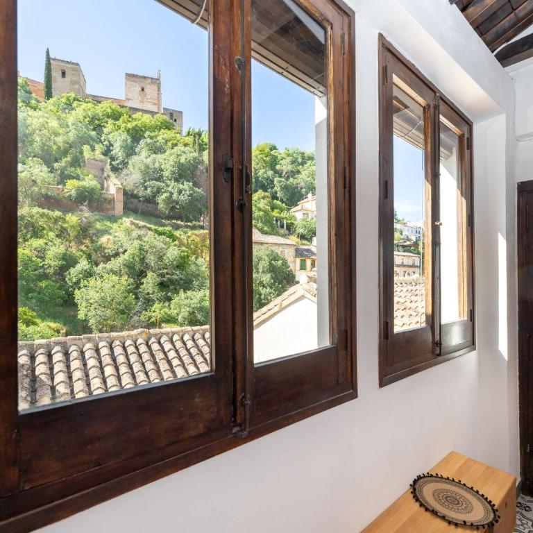 El Balcón de la Alhambra- 3 Suites - One-Bedroom Apartment with City View - 11