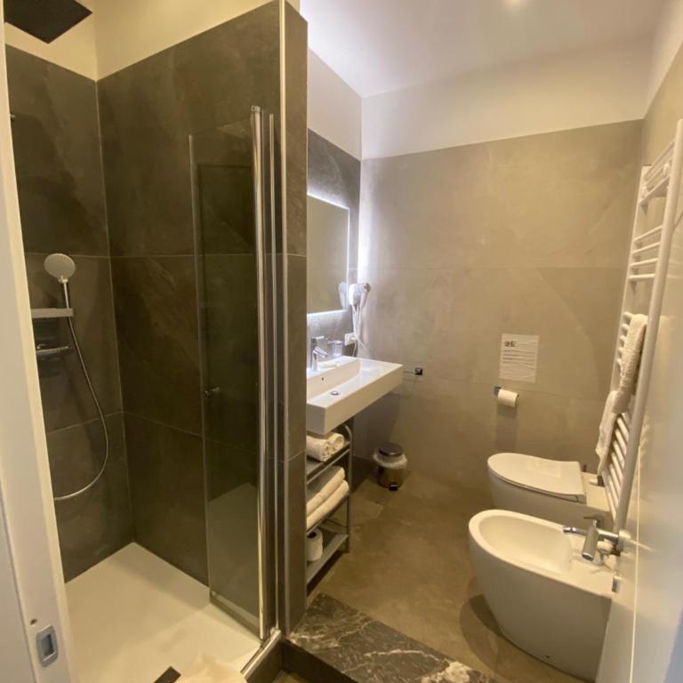 Maqueda Suites - Suite King con Balcone - 2