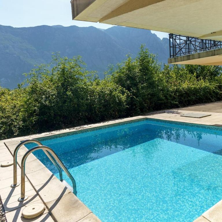 Newly refurbished 2 bd with sea views - Apartman sa 2 Spavaće Sobe - 9