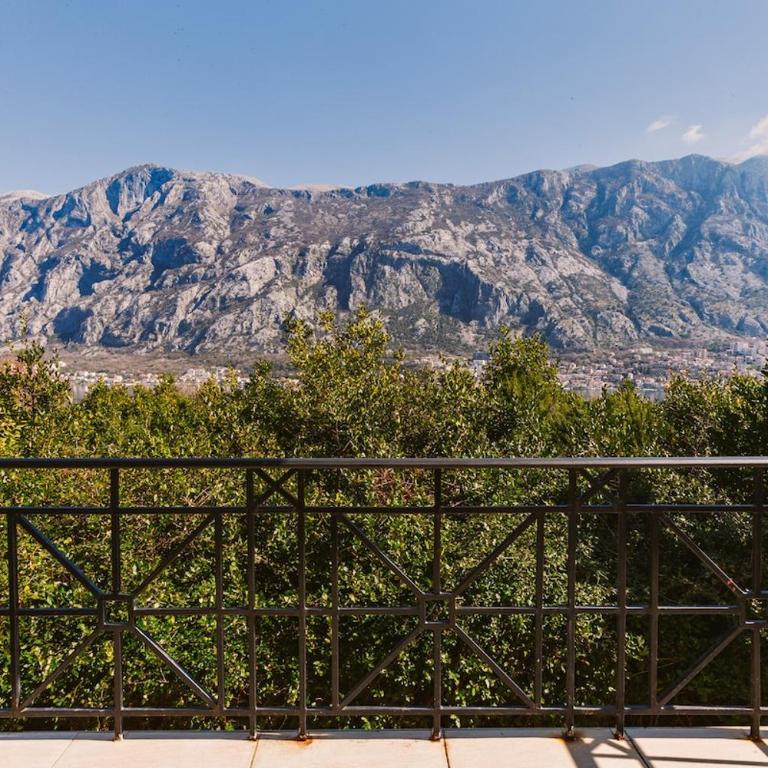 Newly refurbished 2 bd with sea views - Apartman sa 2 Spavaće Sobe - 10