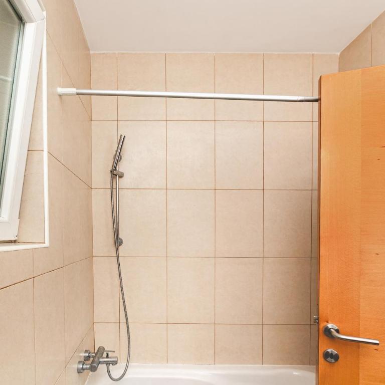 Newly refurbished 2 bd with sea views - Apartman sa 2 Spavaće Sobe - 19