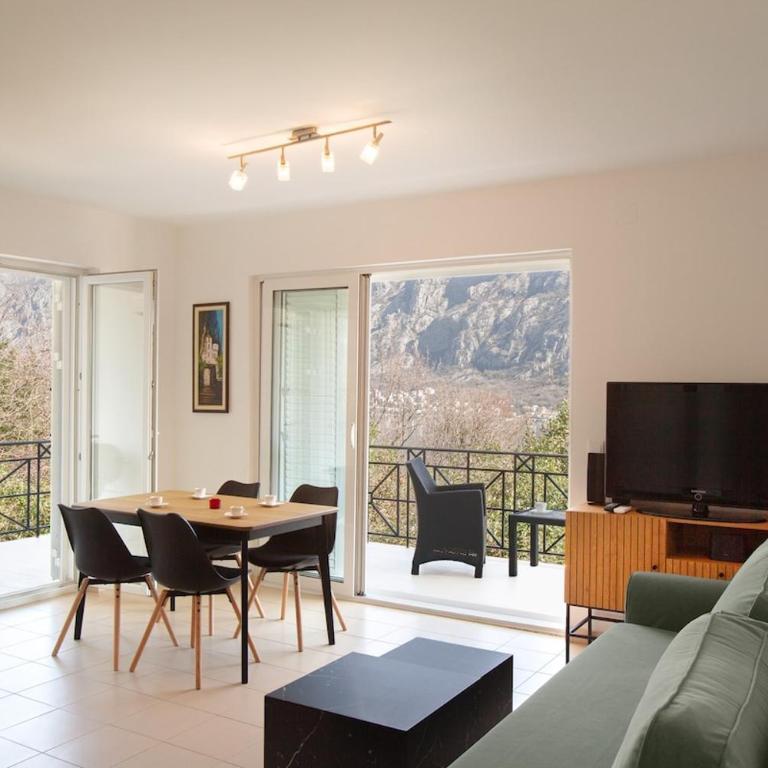 Newly refurbished 2 bd with sea views - Apartman sa 2 Spavaće Sobe - 40