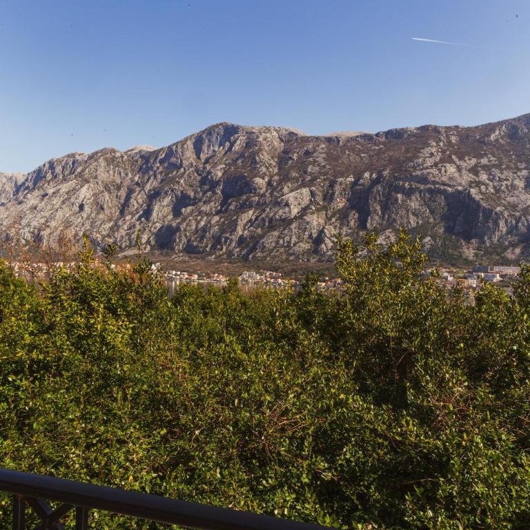Newly refurbished 2 bd with sea views - Apartman sa 2 Spavaće Sobe - 46