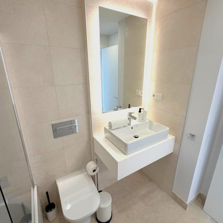 Evans Realty CY Villa de lujo&GYM&Piscinas&Garaje - Three-Bedroom House - 39
