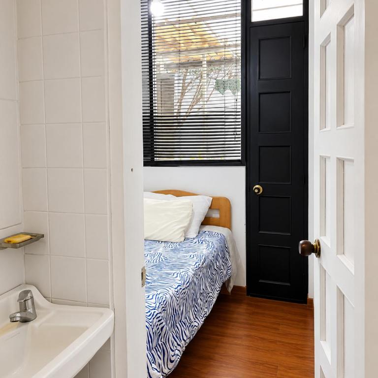 5 minutes from the airport - Sede 2 - Habitación Individual con baño privado - 1