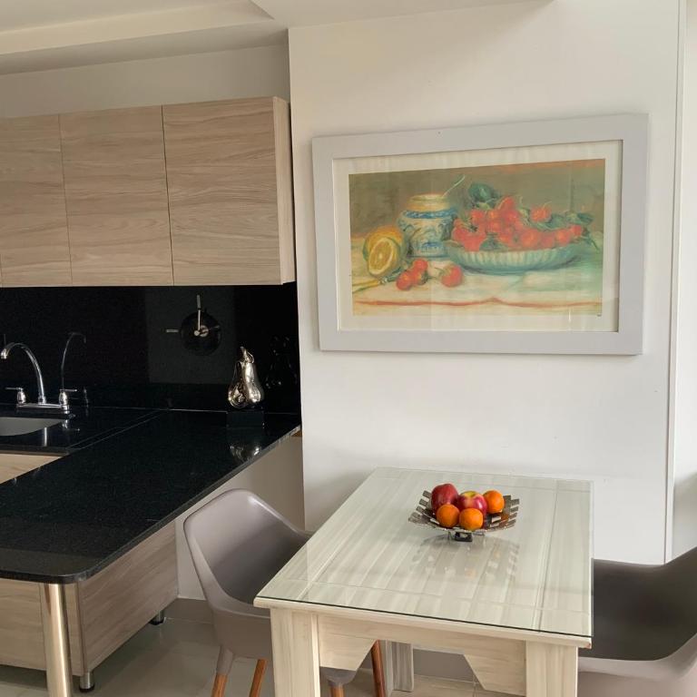 Amoblados Medellin Poblado - Apartamento con vistas a las montañas - 2