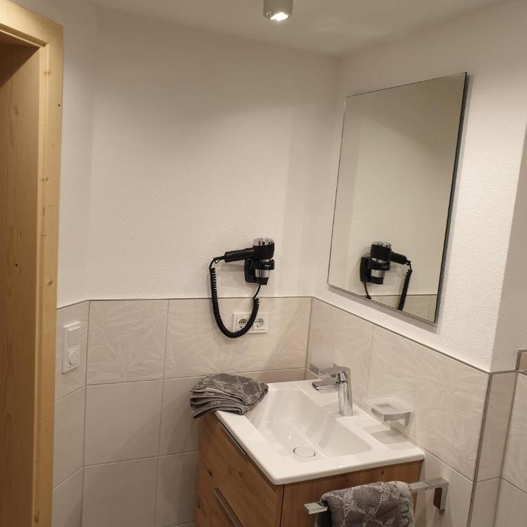 Gästehaus Sägfeiler - Apartment mit 1 Schlafzimmer und Balkon - 6