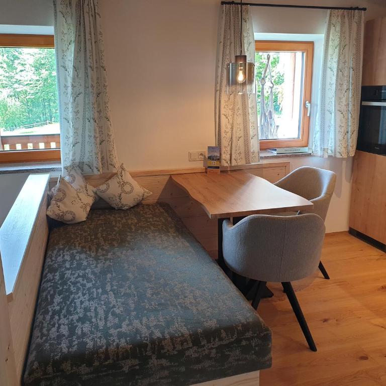 Gästehaus Sägfeiler - Apartment mit 1 Schlafzimmer und Balkon - 9