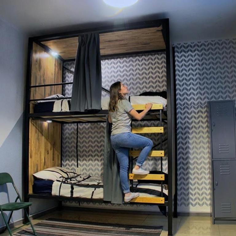 Wanderlust District - Bed in 4-Bed Female Dormitory Room - 2