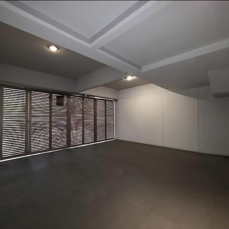 Luxurious, modern, and centrally located Minimalist house - Casa de 4 dormitorios - 18