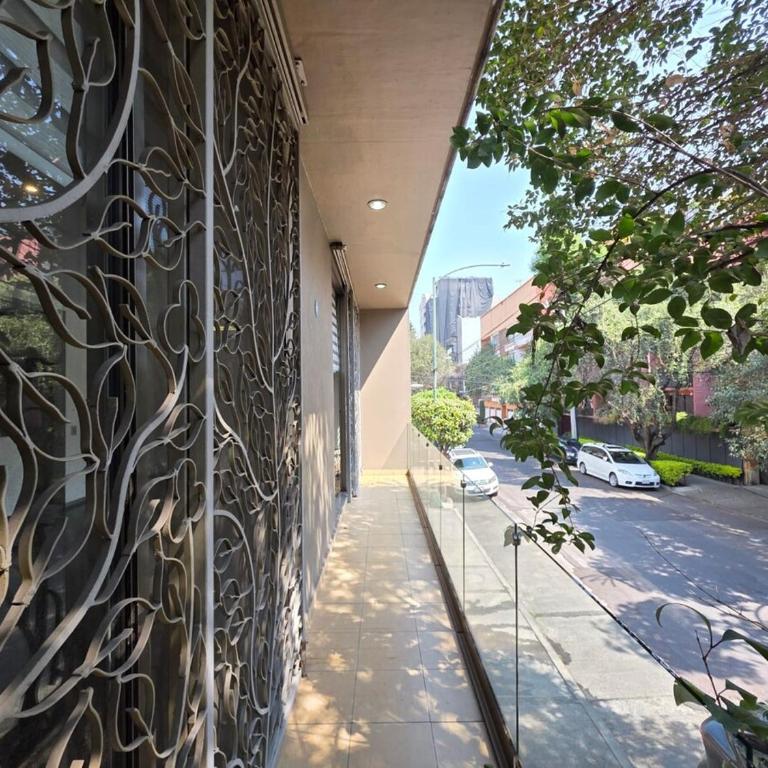 Luxurious, modern, and centrally located Minimalist house - Casa de 4 dormitorios - 19