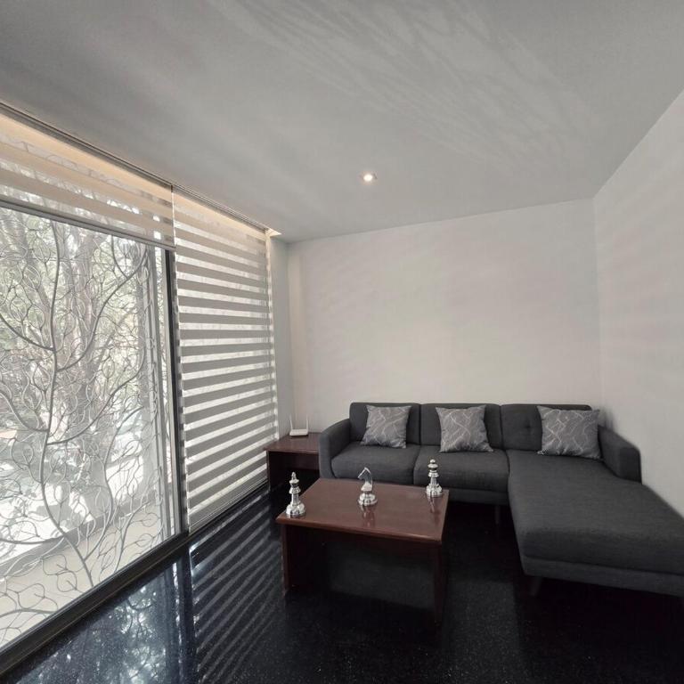 Luxurious, modern, and centrally located Minimalist house - Casa de 4 dormitorios - 4