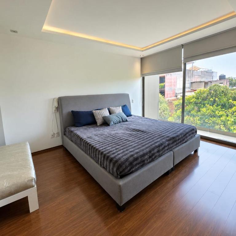 Luxurious, modern, and centrally located Minimalist house - Casa de 4 dormitorios - 13