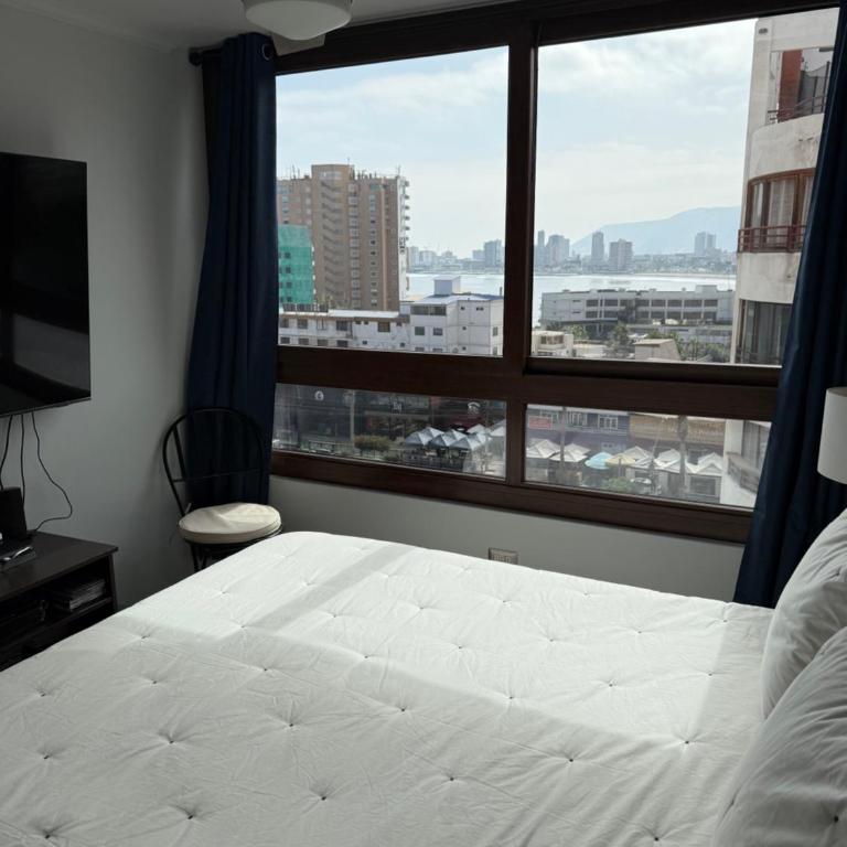 Habitación con baño privado, con una vista espectacular a la playa Cavancha - Double Room with Private Bathroom - 11