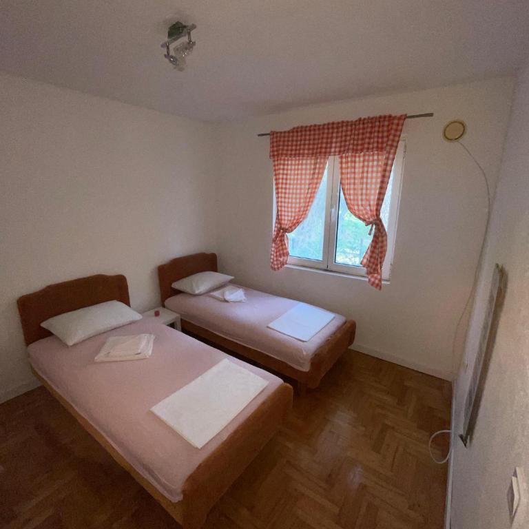 Apartman Bar - Two-Bedroom Apartment - 4