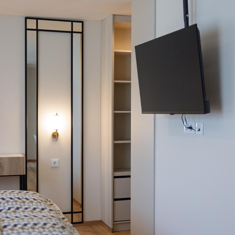 CASA PLUS - Rooms & Apartments - Chambre Familiale Supérieure - 10