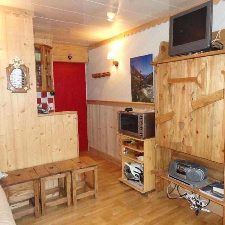 Belledone - Studio Apartment - 6