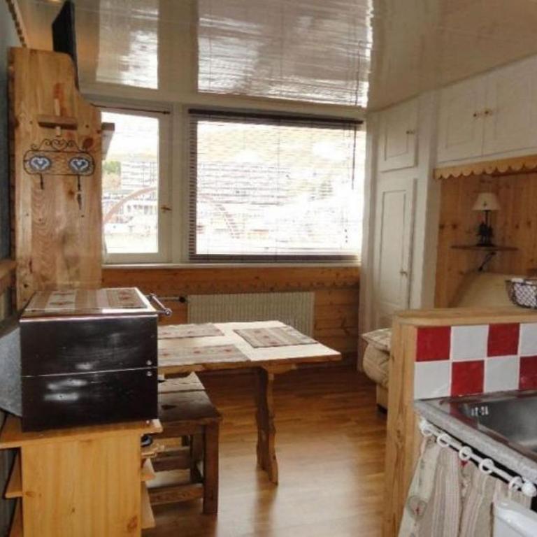 Belledone - Studio Apartment - 7