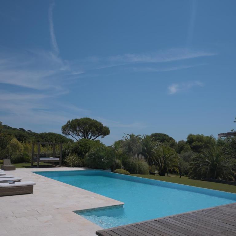Luxury Mediterranean Villa with Pool & Helipad - Villa - 5