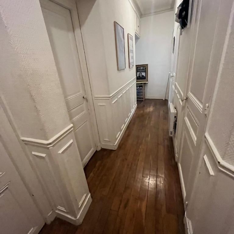 Magnifique appartement en face du métro Lamarck - Montmartre - Appartement 1 Chambre avec Balcon - 2