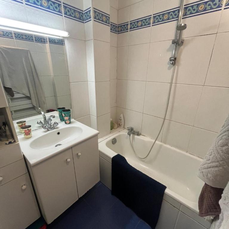Magnifique appartement en face du métro Lamarck - Montmartre - Appartement 1 Chambre avec Balcon - 9