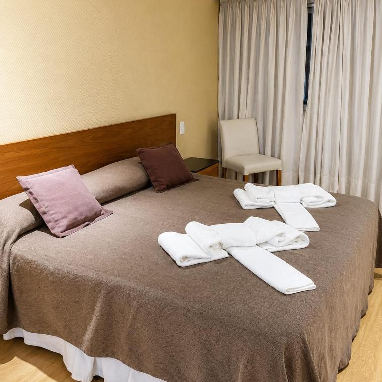 Hotel Los Fuegos - Habitación Deluxe (2 adultos + 1 niño) - 2