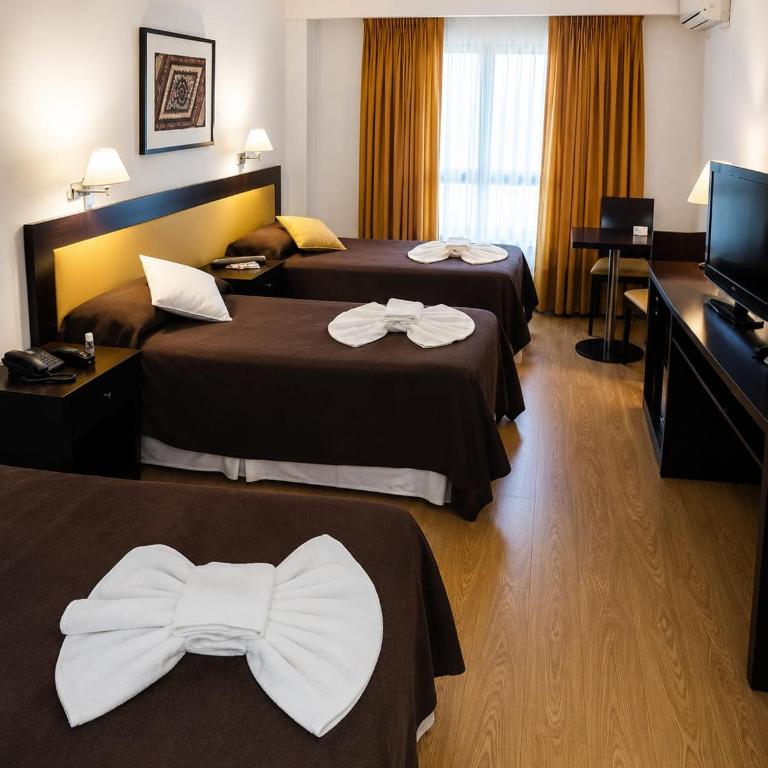 Hotel Los Fuegos - Habitación Deluxe (2 adultos + 1 niño) - 5
