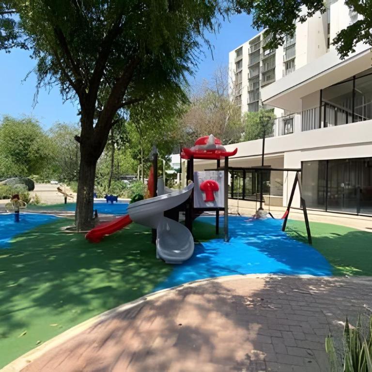 Edificio Bello Horizonte Plaza by Colproperty Management - Three-Bedroom Apartment with Balcony - 11