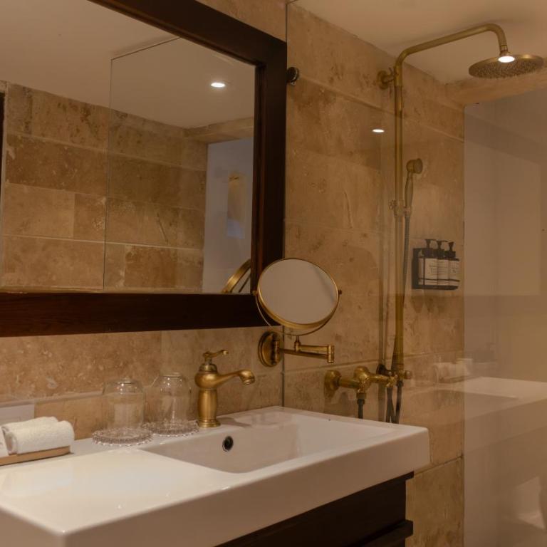 Hotel Casa Bianca by Faranda Boutique - 1 King Bed - 2