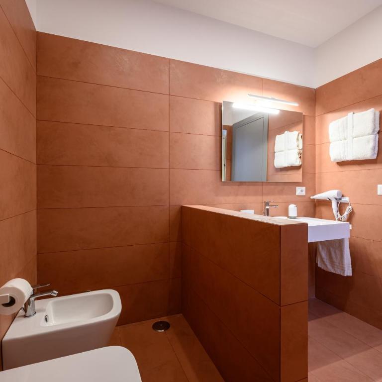 Attico - Appartamento con 2 Camere da Letto, Terrazza e Vista Mare - 39