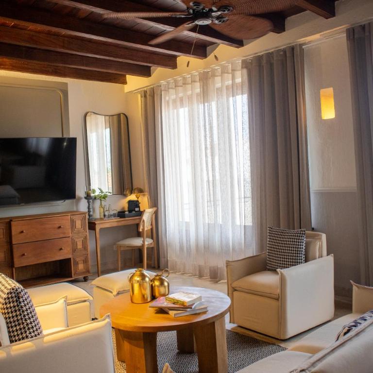 Hotel Casa Bianca by Faranda Boutique - 1 King Bed, Suite With Terrace - 6