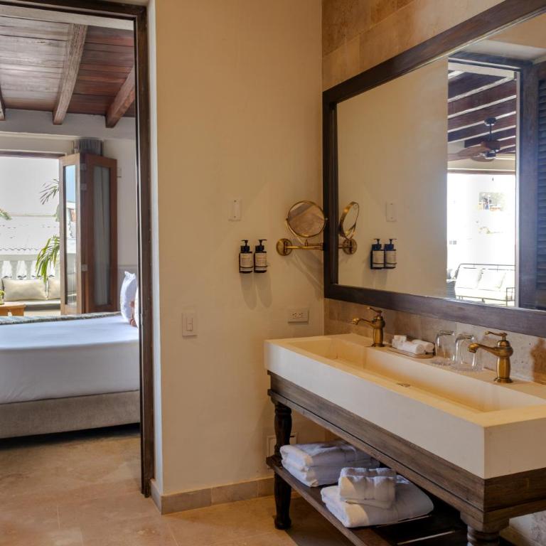 Hotel Casa Bianca by Faranda Boutique - 1 King Bed, Suite With Terrace - 12