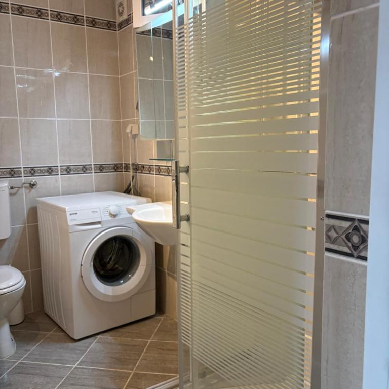 Apartments Mirian - Komfor Apartman sa 2 Spavaće Sobe i Pogledom na More - 8