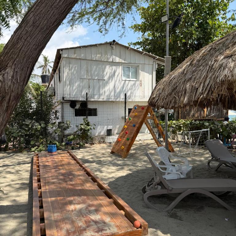 Lujoso Apto en Pozos Colorados Samaria club de playa - Apartamento de 2 dormitorios con balcón - 75