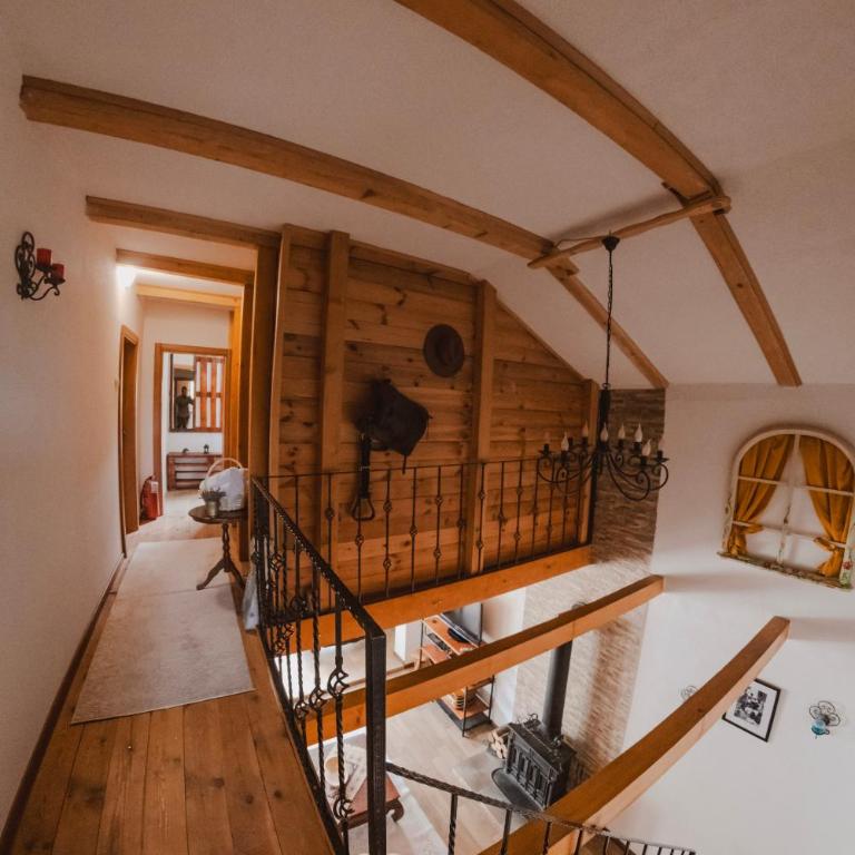 Komanska utjeha - Dvokrevetna Soba sa Bračnim Krevetom - 5