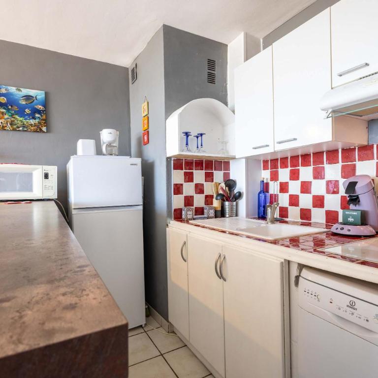Agreable studio-cabine vue mer 4 personnes à 20 m de la plage - Studio - 8