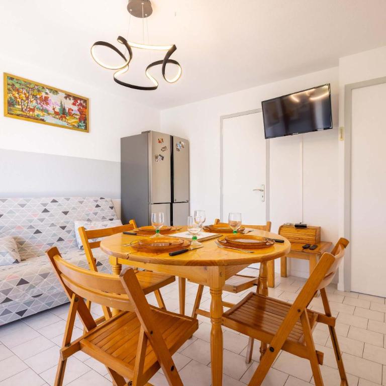 Pavillon indépendant pour 6 personnes dans une résidence sécurisée avec piscine - Ferienhaus - 2