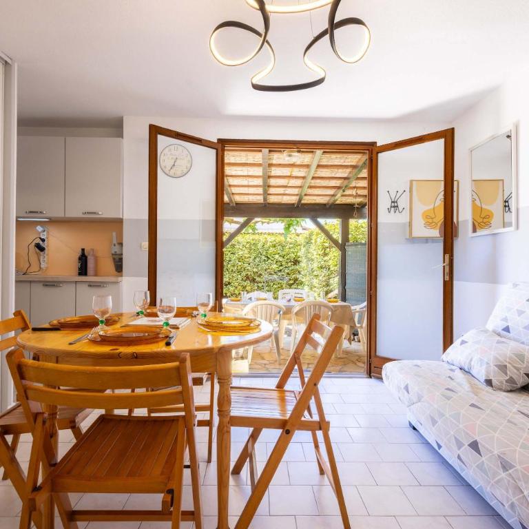 Pavillon indépendant pour 6 personnes dans une résidence sécurisée avec piscine - Ferienhaus - 9