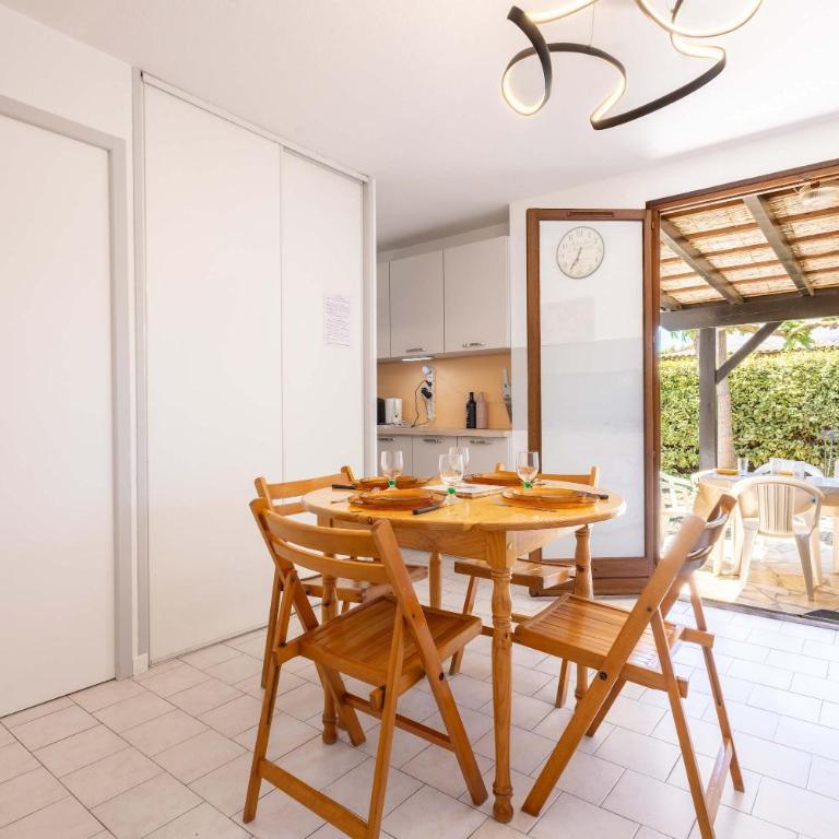 Pavillon indépendant pour 6 personnes dans une résidence sécurisée avec piscine - Ferienhaus - 14