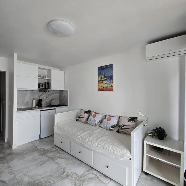 Cozy Seaside Studio with Private Parking - Appartement 1 Chambre - 6