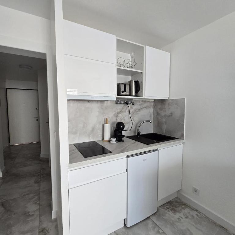 Cozy Seaside Studio with Private Parking - Appartement 1 Chambre - 7