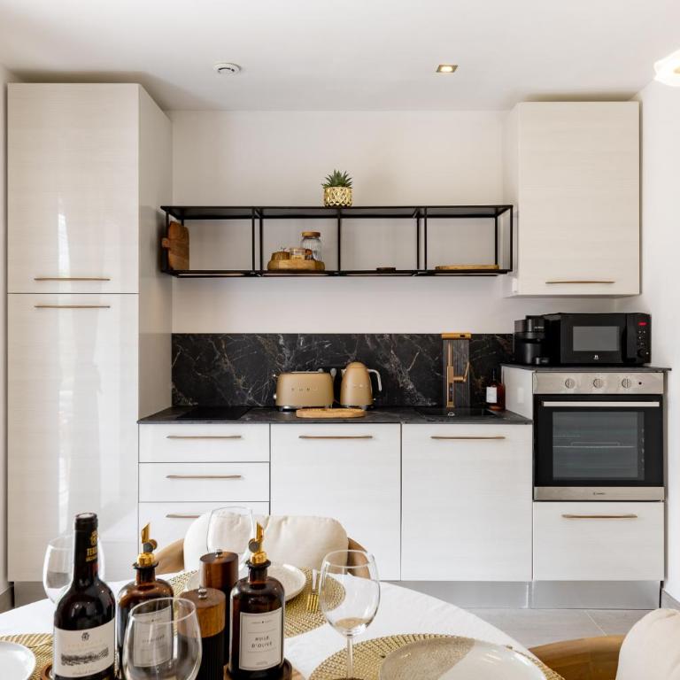 Appartement Design avec Grande Terrasse, BBC & vue verdure -4pers - Appartement 1 Chambre - 18