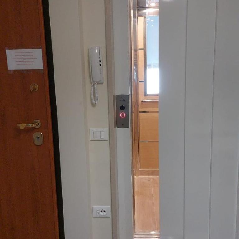 La Reggia del Corso - Three-Bedroom Apartment - 2
