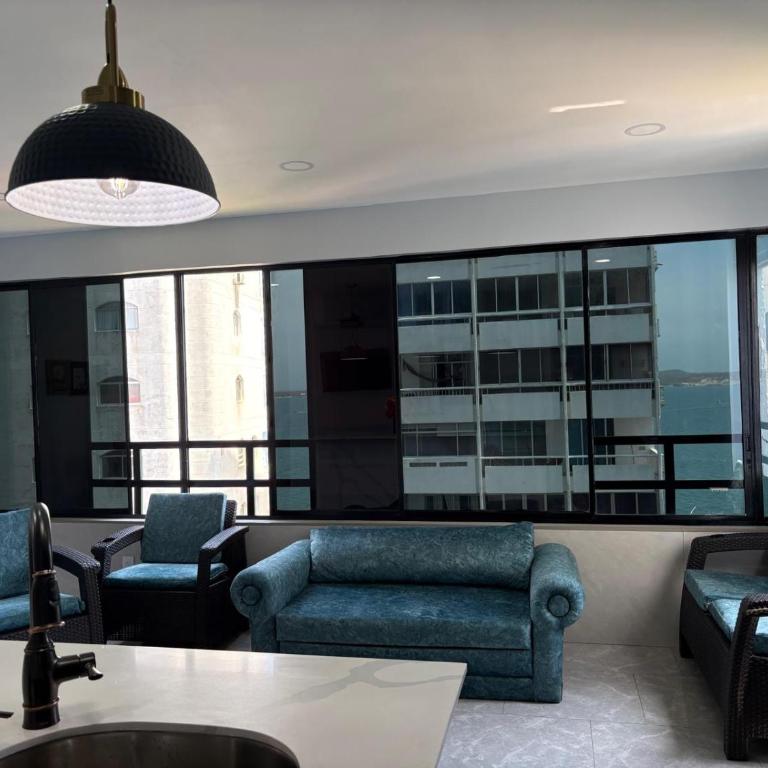 Snug on 9th - Three-Bedroom Apartment - 5