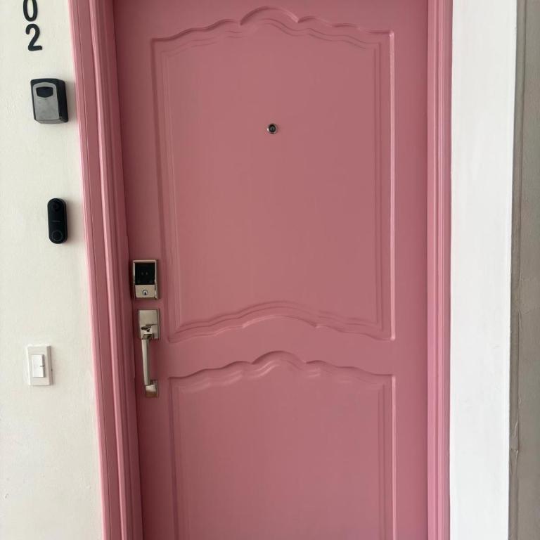 Snug on 9th - Three-Bedroom Apartment - 19