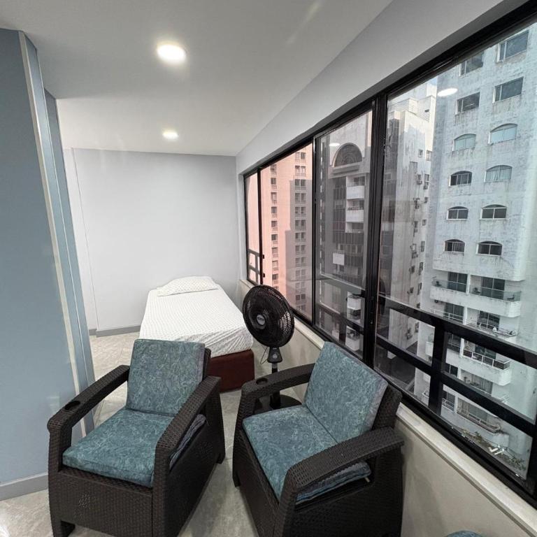 Snug on 9th - Three-Bedroom Apartment - 20